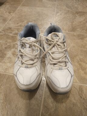 New Balance Women White & Light Gray Athletic Shoes Size 8.5